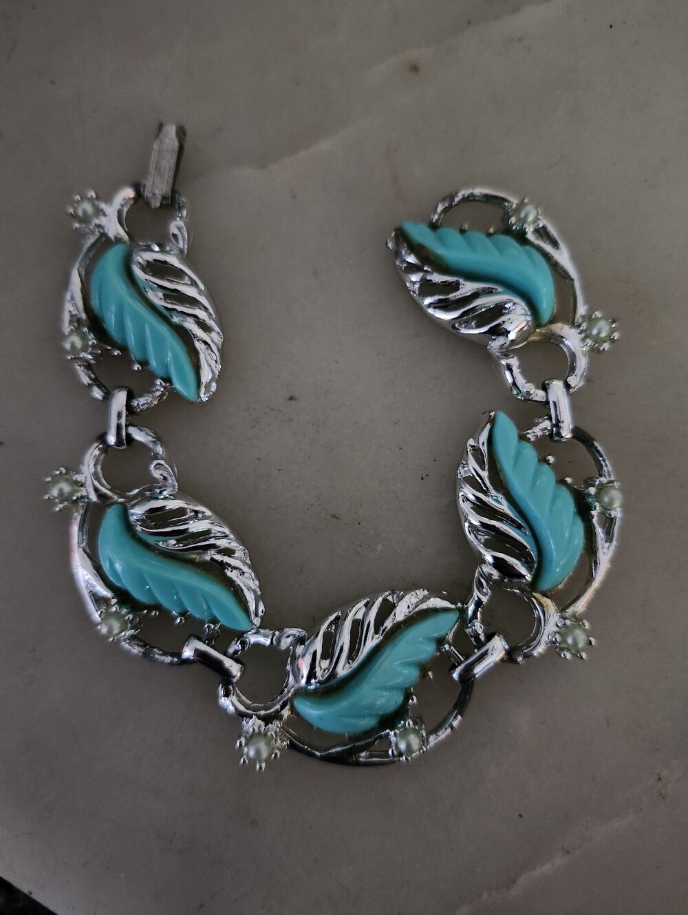 Turquoise Leaf-Link Silver Tone Bracelet